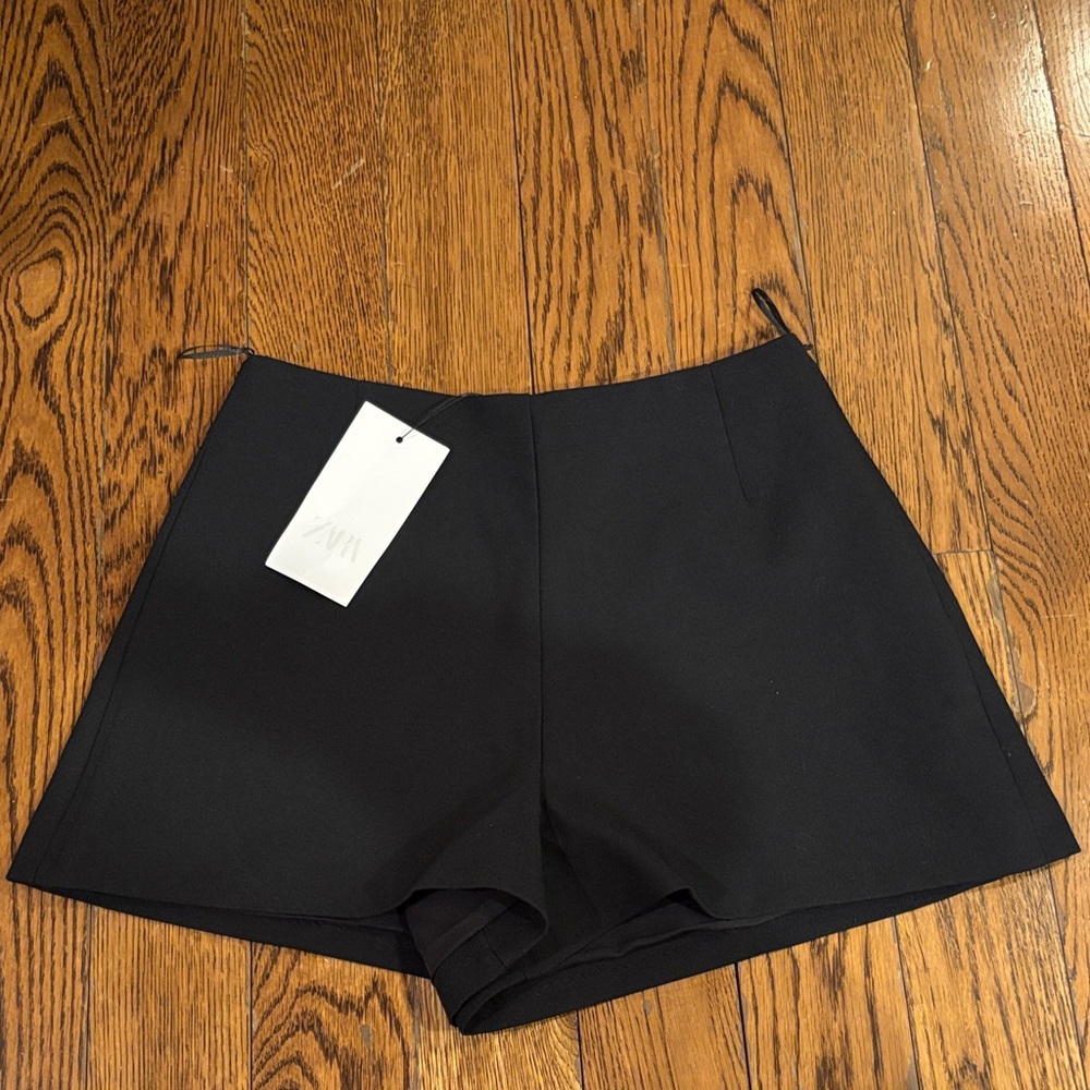 Zara Women's Elegant Black High Waist Shorts